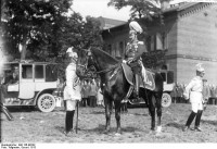 /album/de-napoleon-a-1%c2%ba-guerra-mundial/archivo-aleman-1913-berlin-kaiser-wilhelm-ii-antes-del-desfile-de-primavera-jpg/